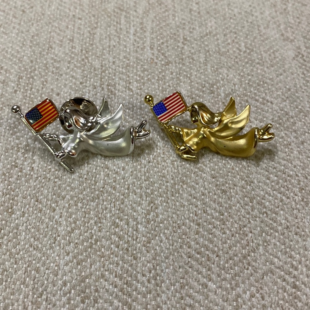 Set of two GiGi Angel and flag pins